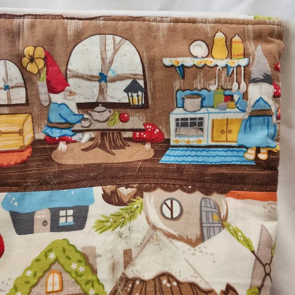 Gnome Project Bag 14x10x5 Zippered Hand Strap Flat Bottom Houses Pine Cones B35